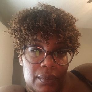 Meet your Posher, Clasandra